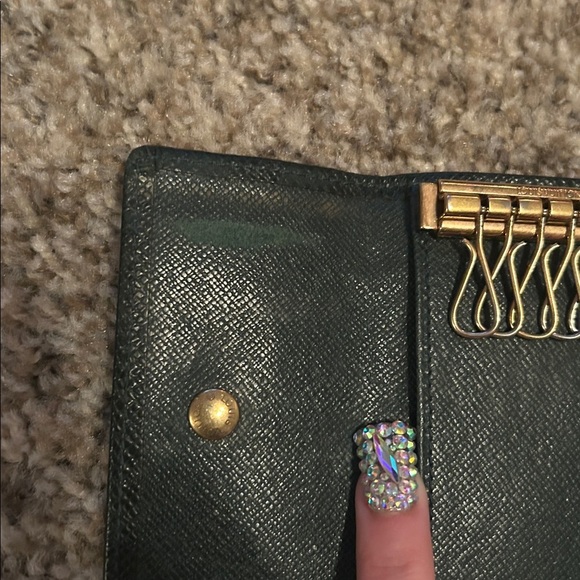 Lv Green Key Holder - Picture 8 of 8